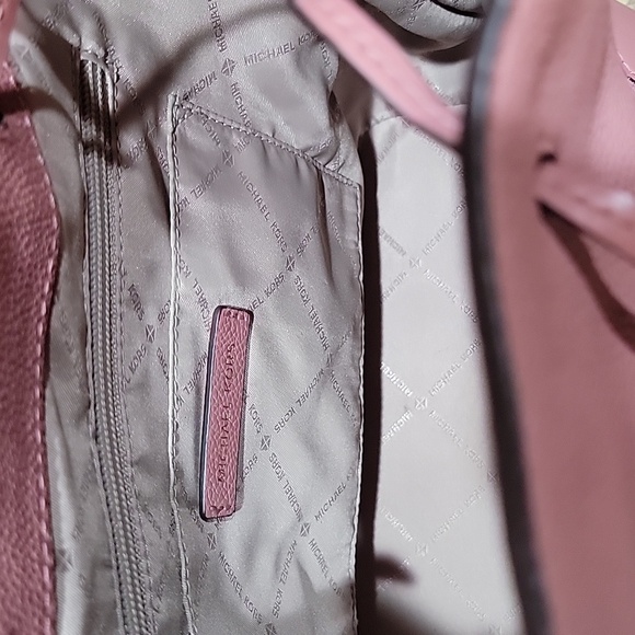 MICHAEL KORS EUC NICOLE LARGE LEATHER BUCKET BAG - Picture 7 of 9